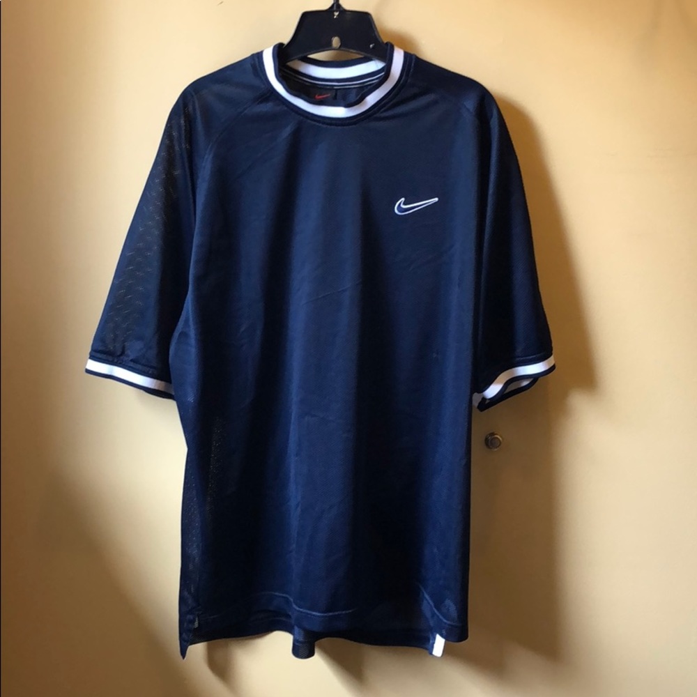 Men’s Nike Air s/s shirt size medium